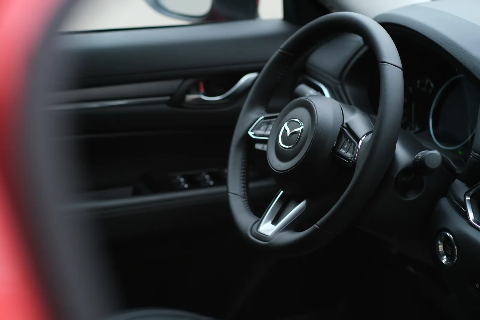 Mazda: салон и интерьер